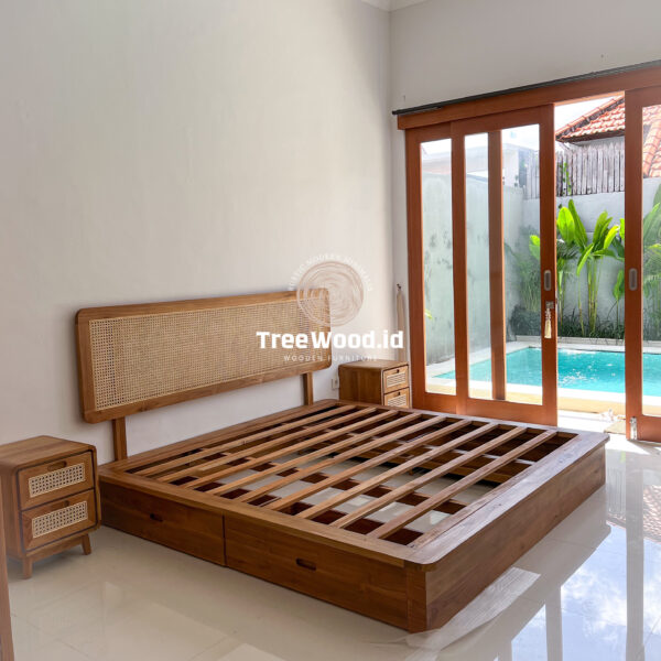 BED RATTAN (4 DRAWERS)